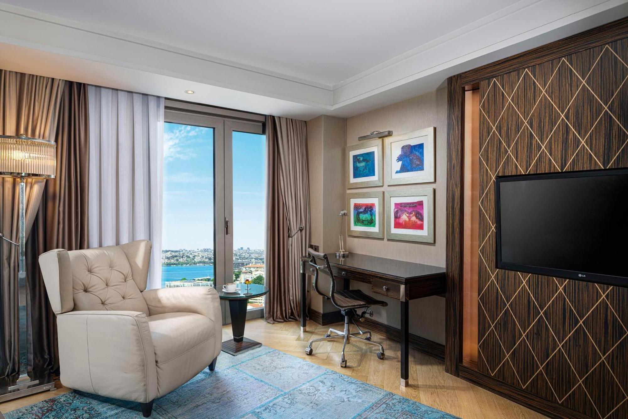 Radisson Blu Hotel Istanbul Pera Екстер'єр фото A room at the hotel