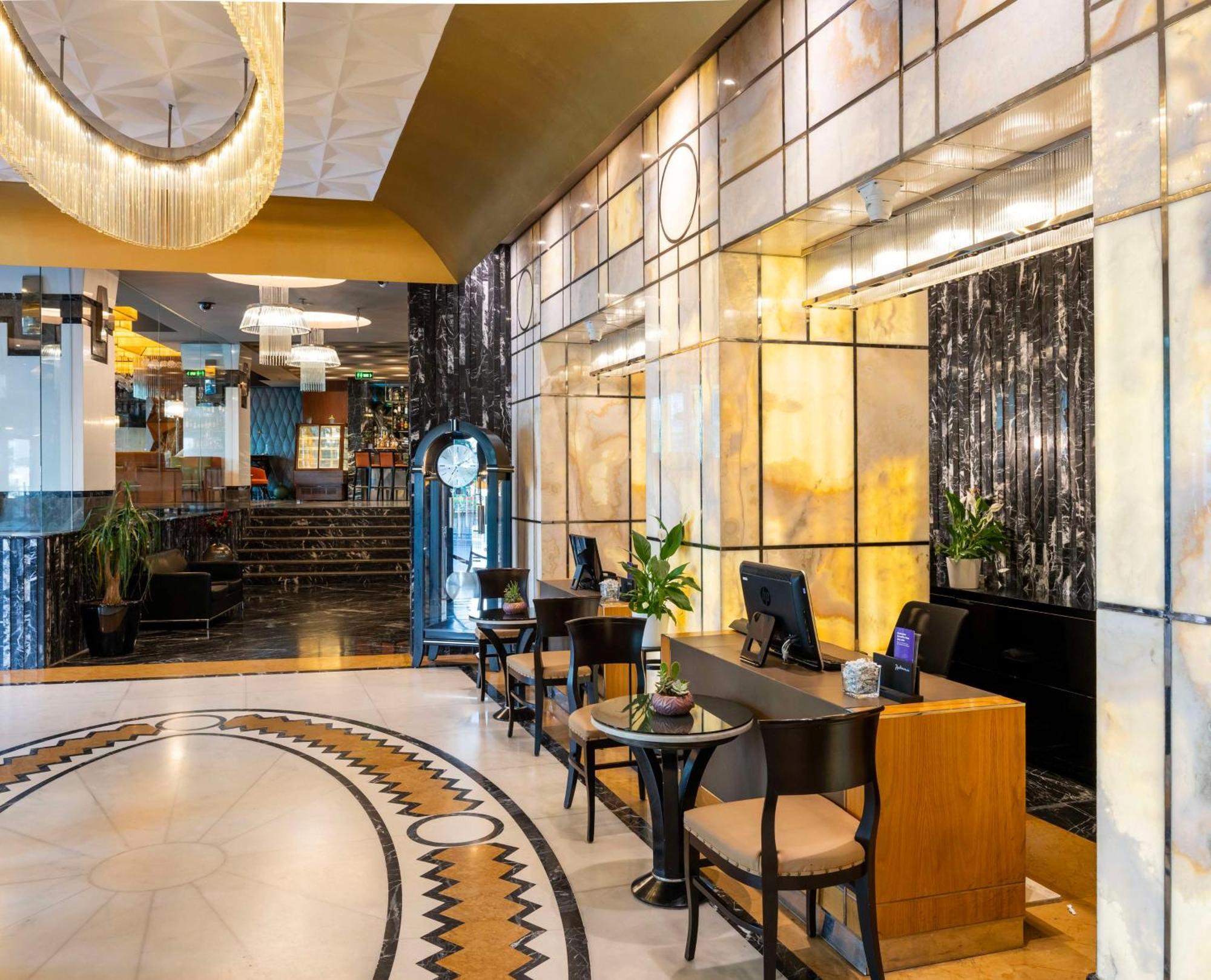 Radisson Blu Hotel Istanbul Pera Екстер'єр фото The lobby of the hotel