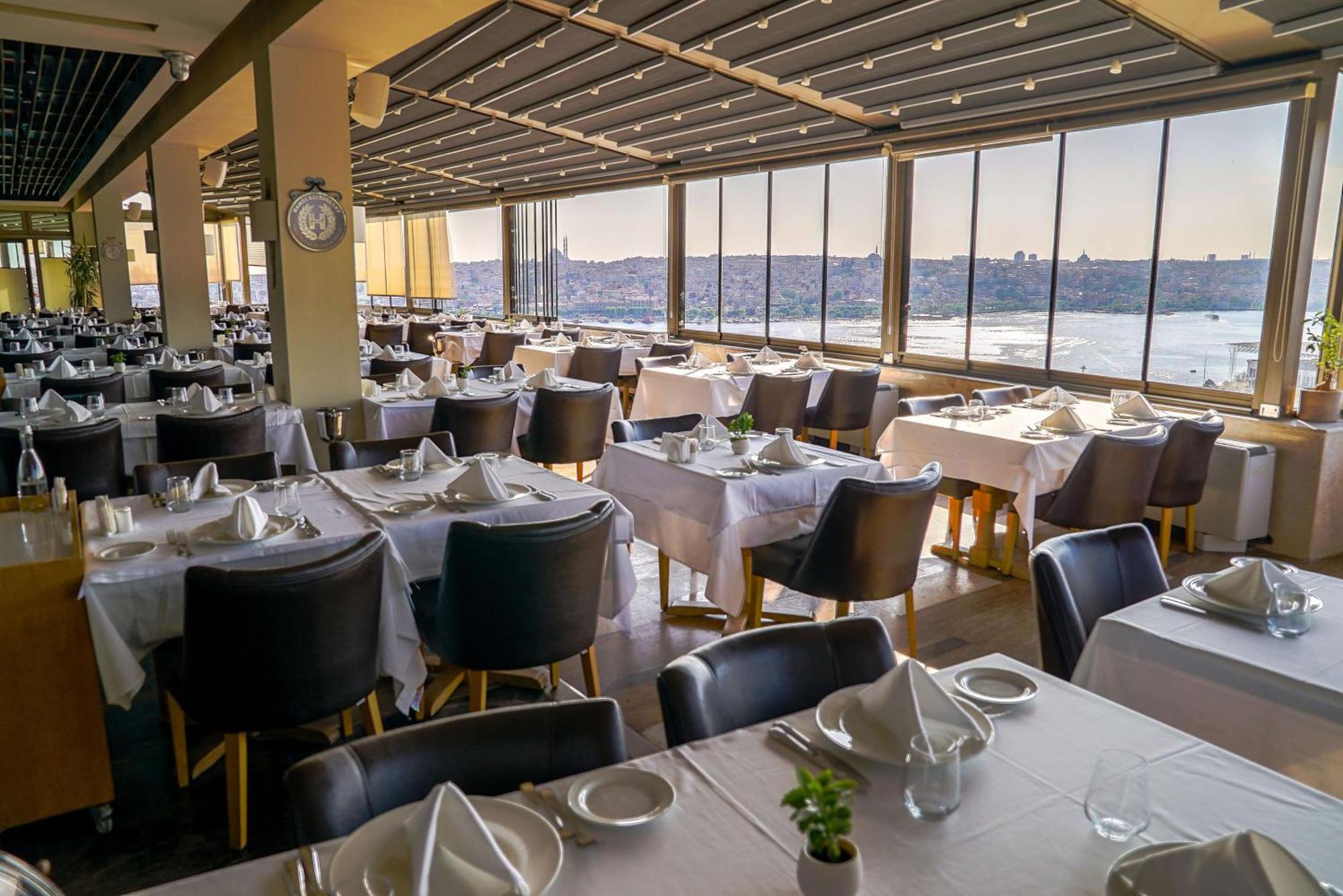 Radisson Blu Hotel Istanbul Pera Екстер'єр фото The River Cafe