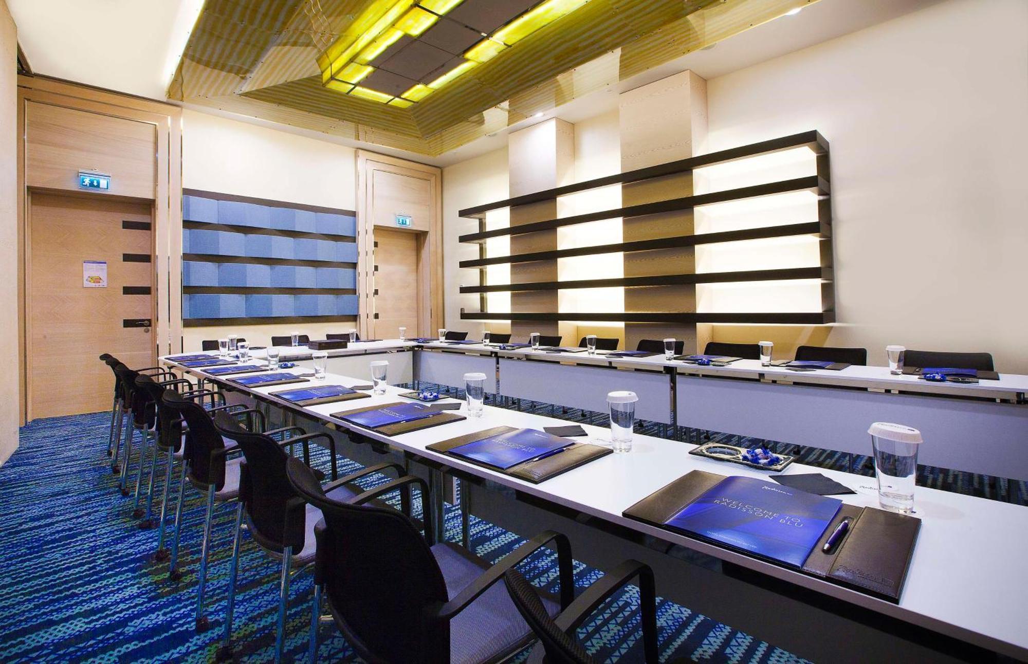 Radisson Blu Hotel Istanbul Pera Екстер'єр фото