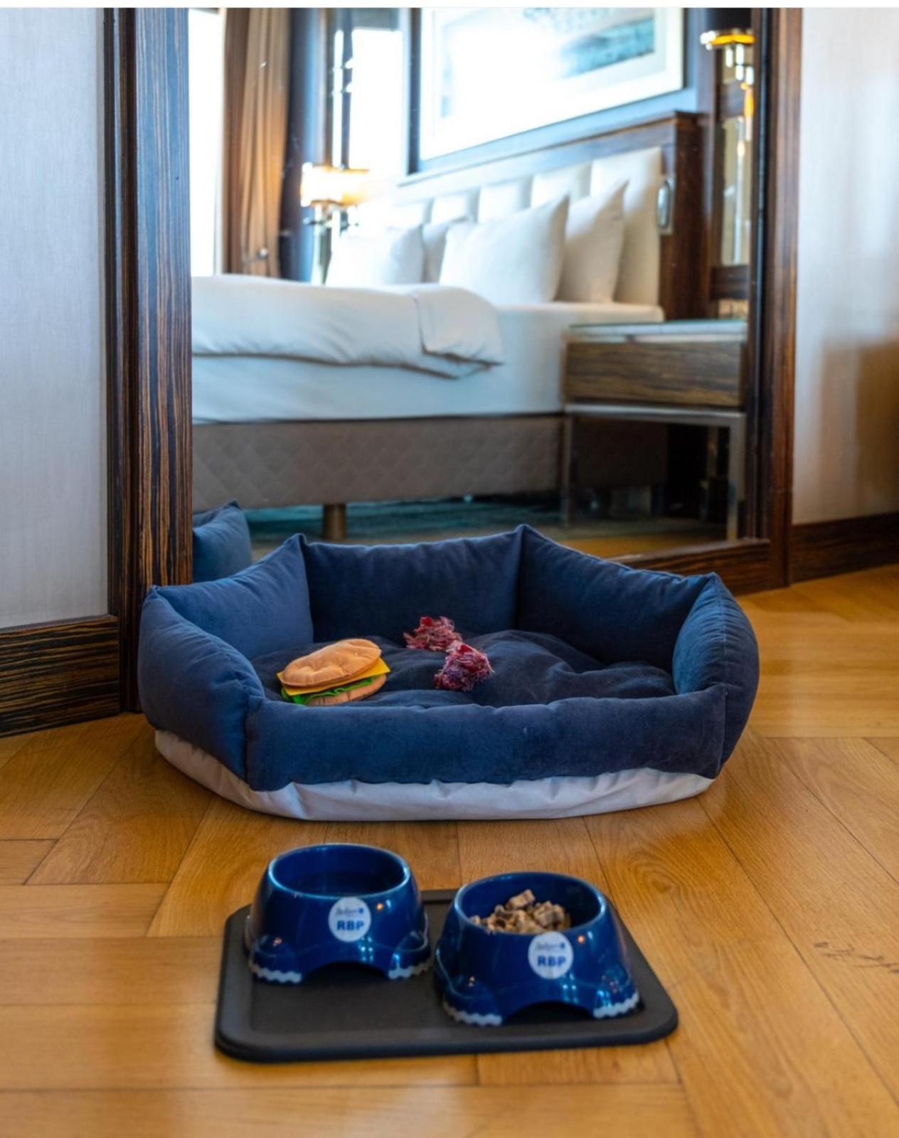 Radisson Blu Hotel Istanbul Pera Екстер'єр фото